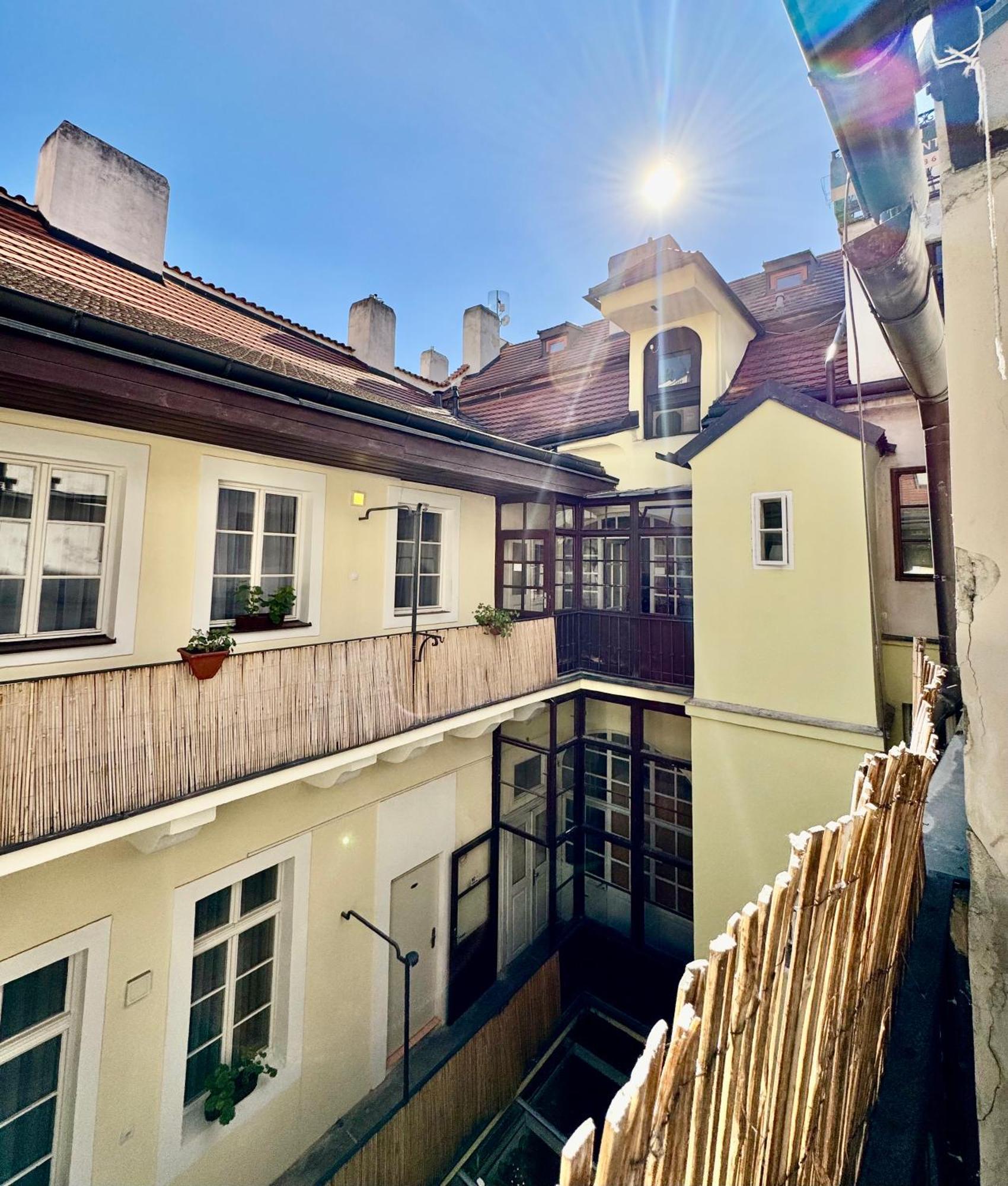 Nerudova 36 * Praha